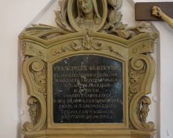 Zdjęcie przedstawia epitafię Franciszka Olszewskiego