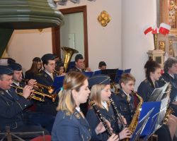 Koncert orkiestry dętej w zabytkowym kościele