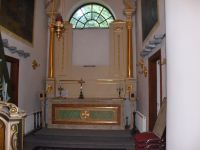 Zdjęcie przedstawia tabernakulum znajdujące się w byłym...