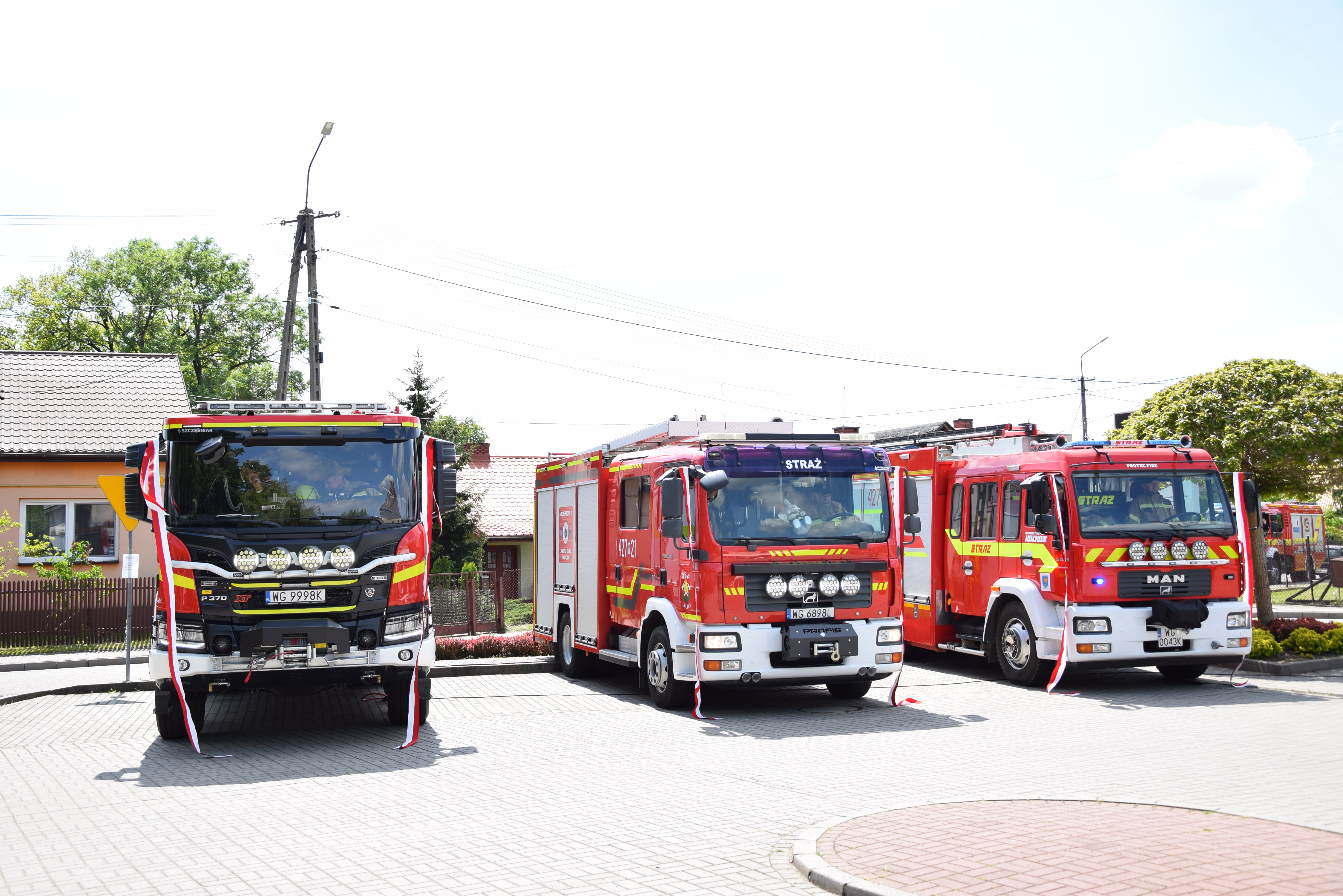 Trzy samochody ratowniczo-gaśnicze